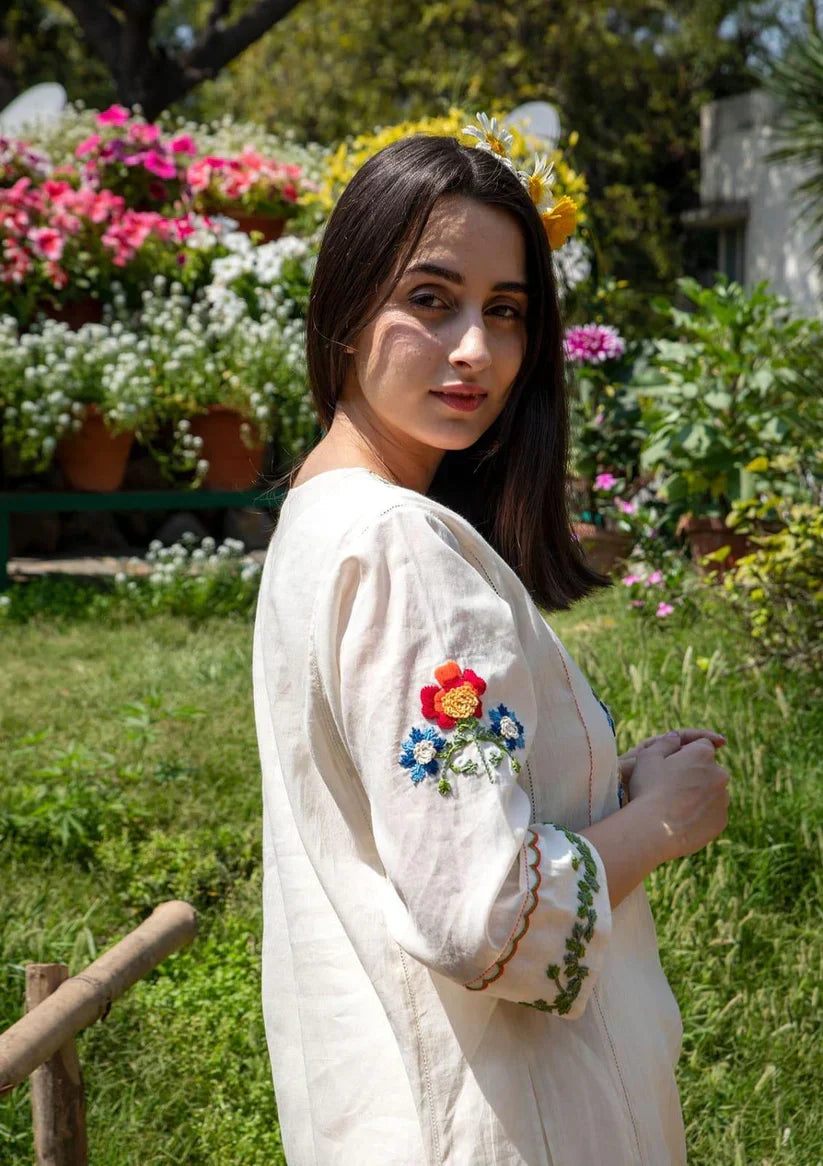 ZYFA Off-White Elegance – Embroidered Pure Cotton Kurta Pant Set for Women