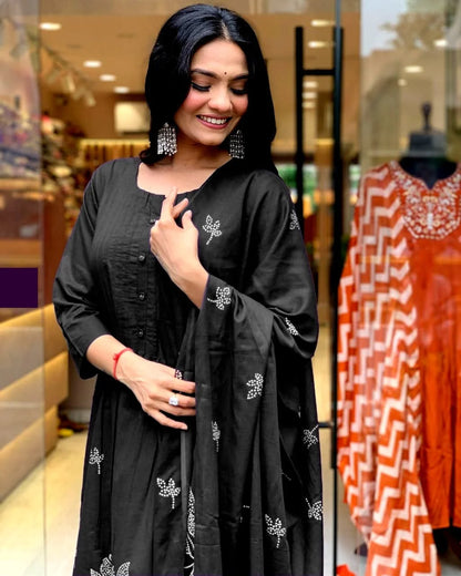 ZYFA Premium Black Floral Printed Cotton Kurta Set for Women